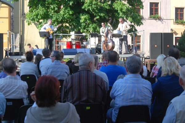 soneczne-rozpoczecie-ratuszowego-lata-28060