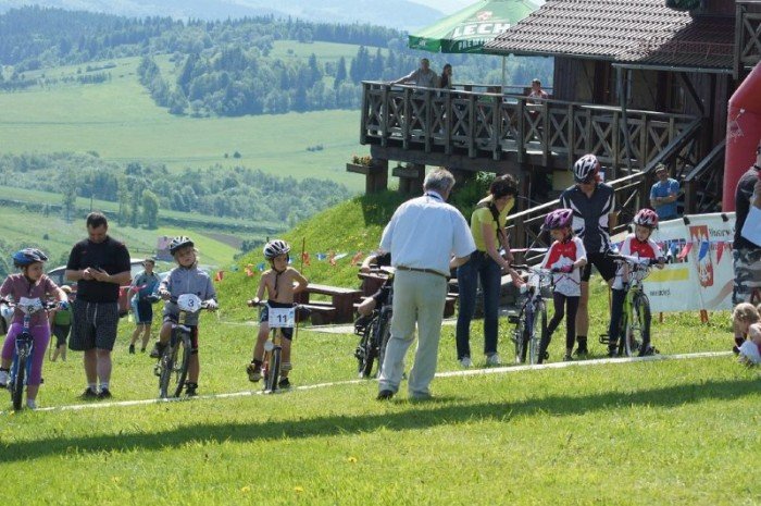 rodzinne-sciganie-na-ysej-gorze-28100