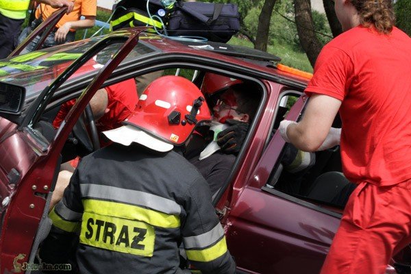 bardzo-grozny-wypadek-pozorowany-28131