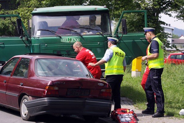 bardzo-grozny-wypadek-pozorowany-28131