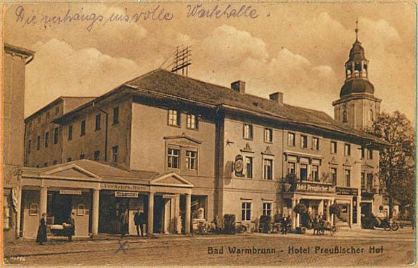 Kiedyś Pruski Dwór. W latach 90-tych była tam pizzeria Mafioso.
