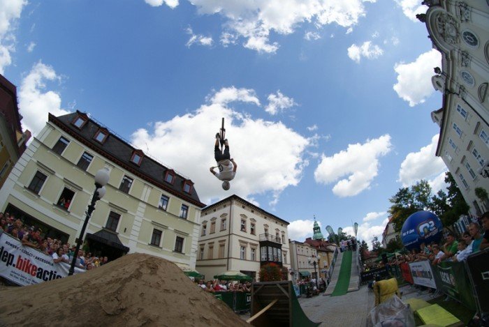 dirt-town-na-placu-ratuszowym-28257