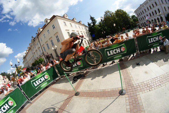 dirt-town-na-placu-ratuszowym-28257