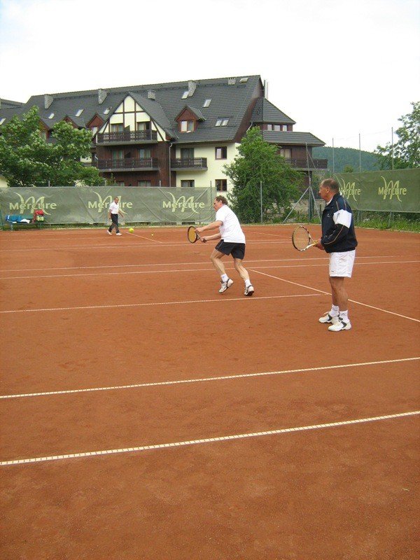 sawy-na-kortach-w-karpaczu-i-sciegnach-28290