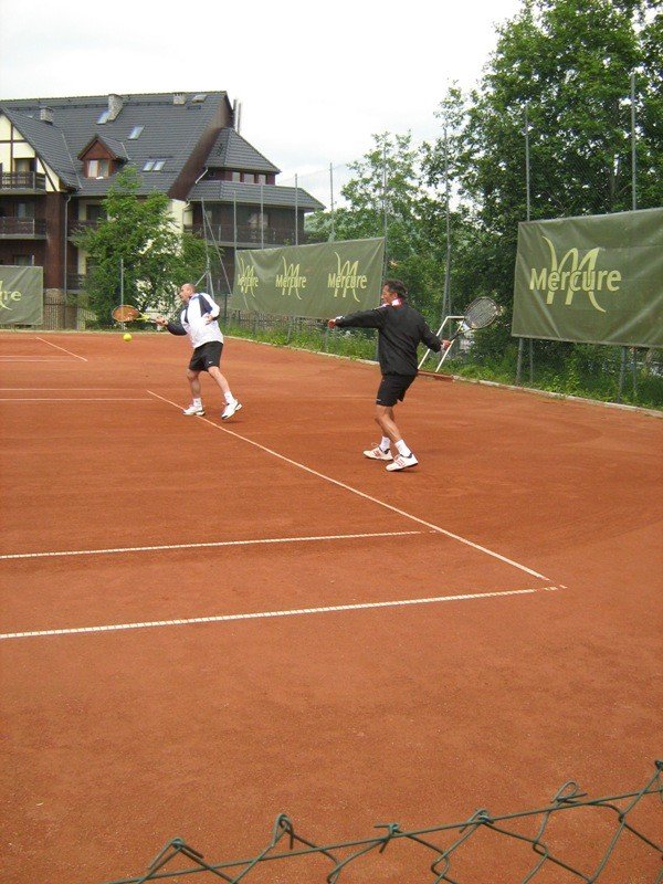 sawy-na-kortach-w-karpaczu-i-sciegnach-28290