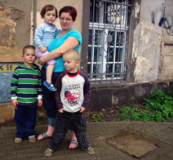 z-czworka-dzieci-w-klitce-28310