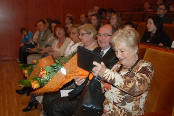 z-muzyka-i-czerwona-roza-do-lata-28357