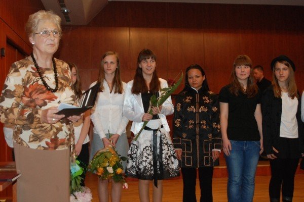 z-muzyka-i-czerwona-roza-do-lata-28357