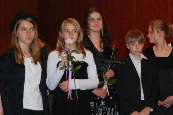 z-muzyka-i-czerwona-roza-do-lata-28357