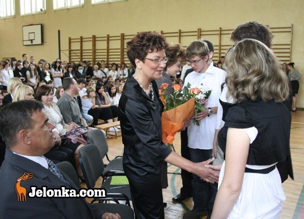 koniec-roku-szkolnego-ze-wschodzaca-gwiazda-28399
