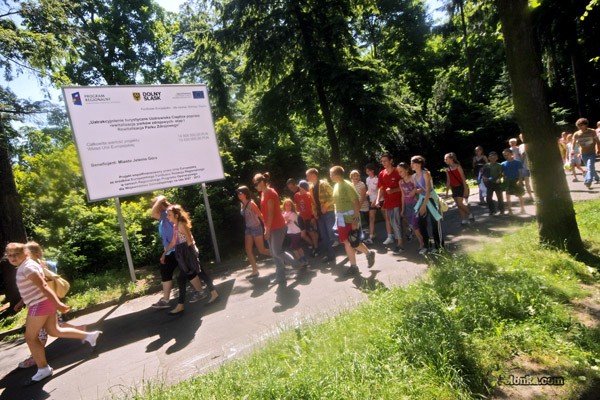w-parku-zdrojowym-jak-na-placu-budowy-28458
