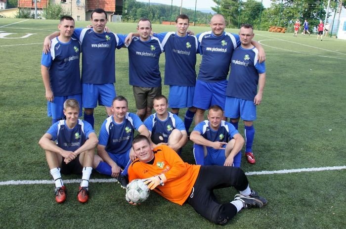 Dariusz Abucewicz, Krzysztof Żwirko, Rafał Masłowski, Damian Górgul, Robert Charużyn, Mariusz Skrobiszewski. Poniżej od lewej: Jakub Szalej, Artur Strzałkowski, Kamil Wójcik, Sebastian Myszka. Leży: Robert Zapora.