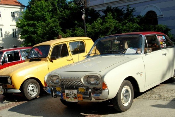 wehikuy-z-dusza-na-placu-piastowskim-28536