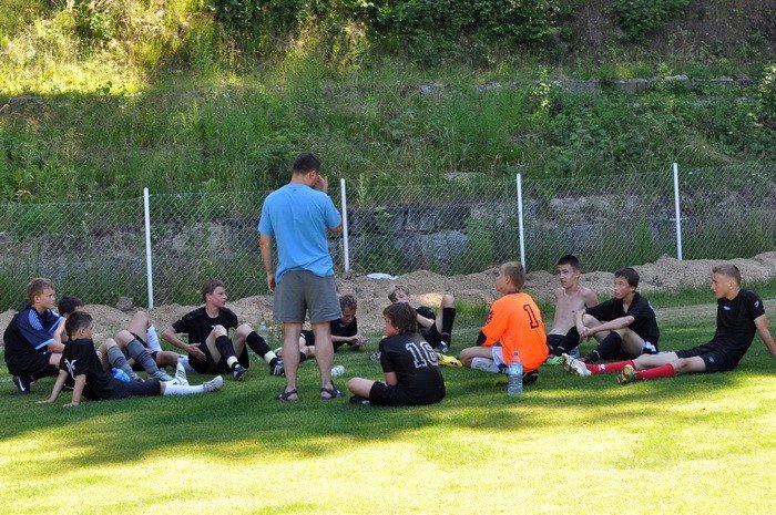 jeleniogorzanie-grali-z-partizanem-28679
