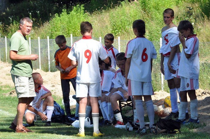 jeleniogorzanie-grali-z-partizanem-28679