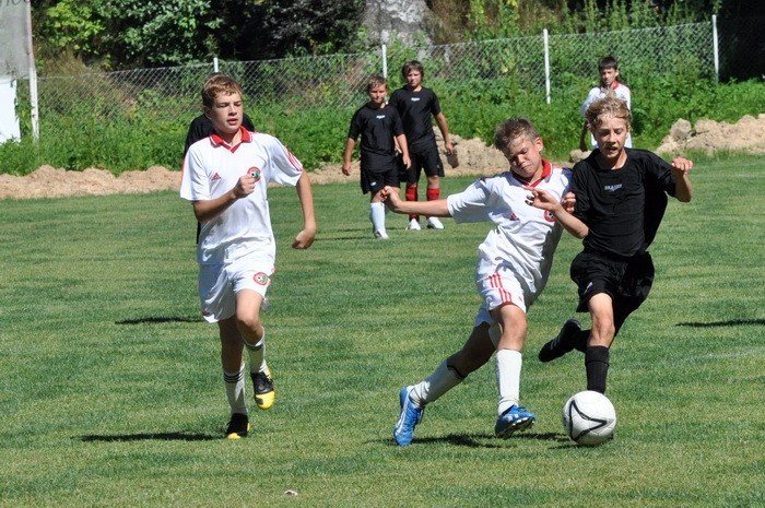 jeleniogorzanie-grali-z-partizanem-28679