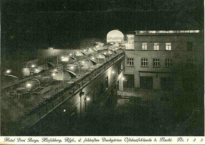 Zapomniane już tarasy dachowe w nocnej iluminacji – lata 30. XX wieku. Może warto wrócić do tamtych tradycji?