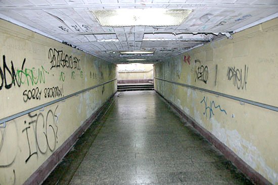 wstyd-w-tunelu-2874