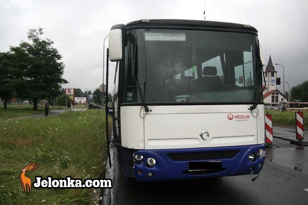 kolizja-cinquecento-z-autobusem-28826