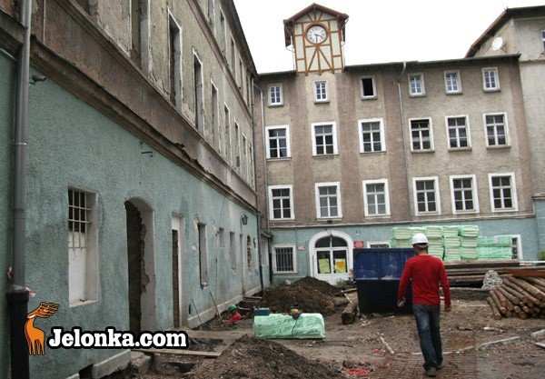 budowa-centrum-ksztacenia-idzie-pena-para-28883