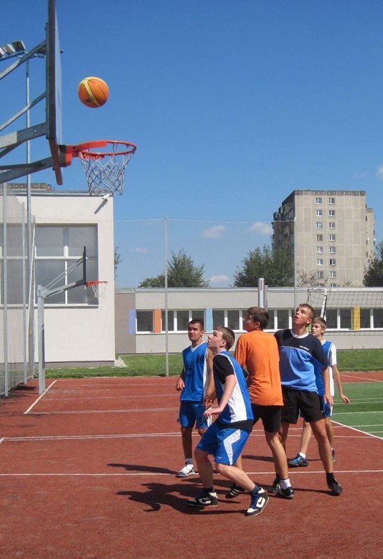 pierwszy-dzien-turnieju-koszykarskich-trojek-28951