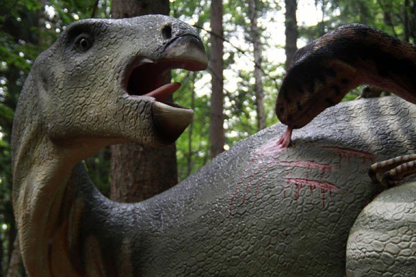 oko-w-oko-z-dinozaurem-i-mamutem-28954