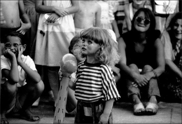Jan Grządziela – dziś maturzysta – na zdjęciu w początku lat 90. na MFTU w Jeleniej Górze. Będzie okazja, aby zobaczyć go w sobotę w spekatklu