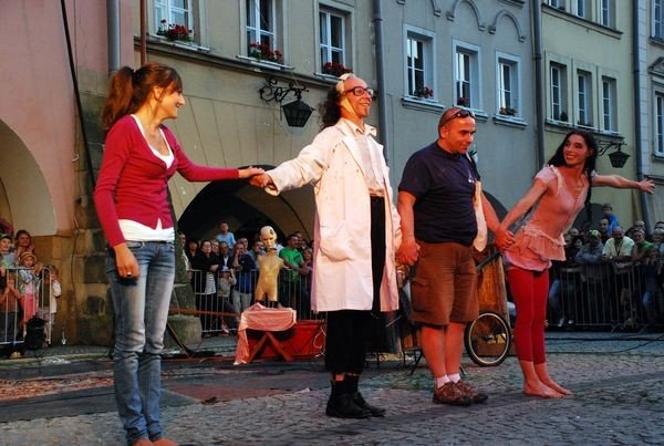 teatry-uliczne-najlepsze-na-koniec-29076