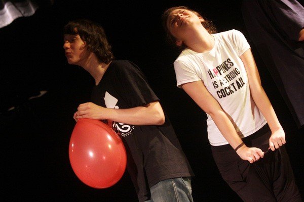 mdlenie-na-scenie-i-dialogi-balonow-29084