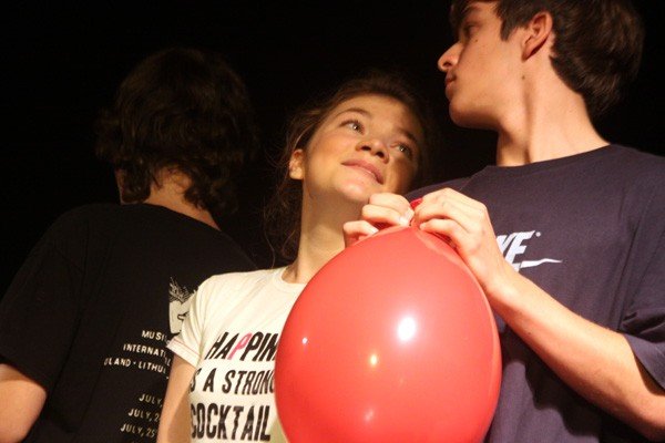 mdlenie-na-scenie-i-dialogi-balonow-29084