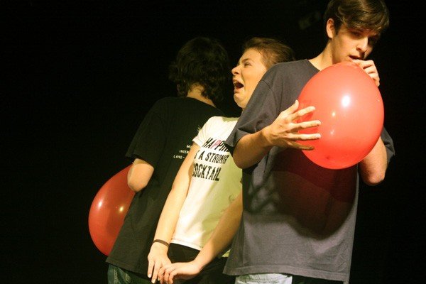 mdlenie-na-scenie-i-dialogi-balonow-29084