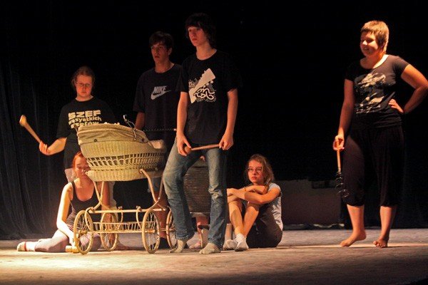 mdlenie-na-scenie-i-dialogi-balonow-29084