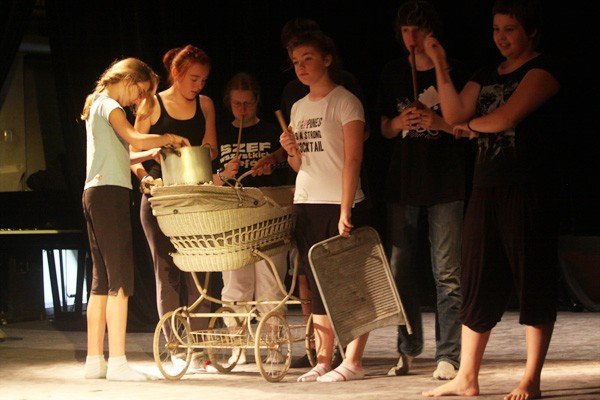 mdlenie-na-scenie-i-dialogi-balonow-29084