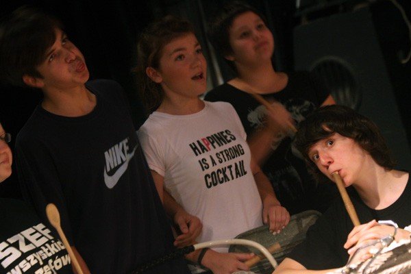 mdlenie-na-scenie-i-dialogi-balonow-29084