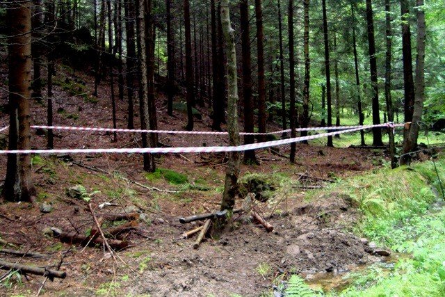 wybuchowe-pamiatki-tuz-przy-szlaku-29095