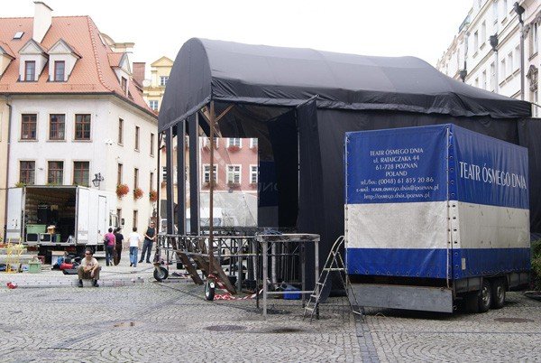Przedstawienie zacznie się około godz. 21. 30