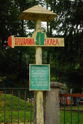 piknik-przy-dziurawej-skale-z-obrazem-w-tle-29205