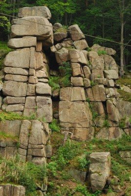 piknik-przy-dziurawej-skale-z-obrazem-w-tle-29205