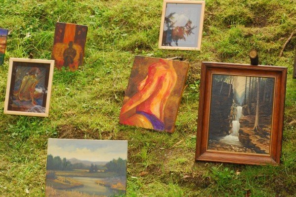 piknik-przy-dziurawej-skale-z-obrazem-w-tle-29205