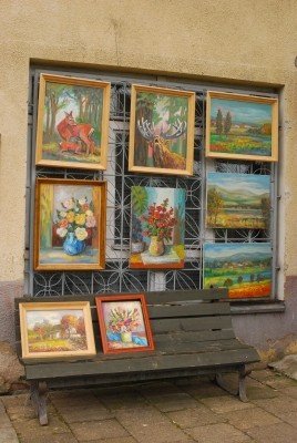 piknik-przy-dziurawej-skale-z-obrazem-w-tle-29205