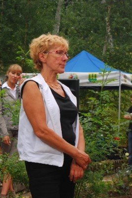 piknik-przy-dziurawej-skale-z-obrazem-w-tle-29205