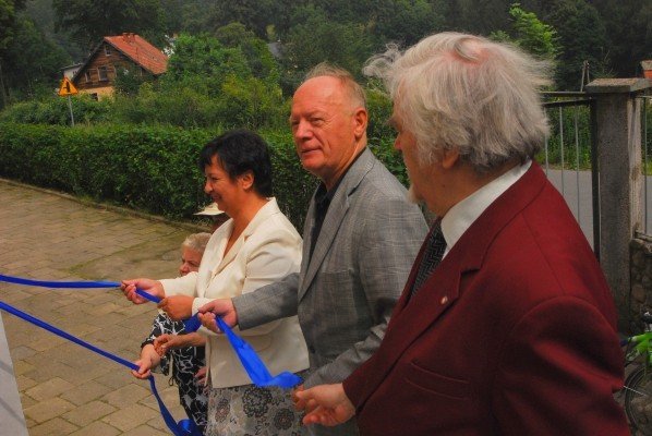 piknik-przy-dziurawej-skale-z-obrazem-w-tle-29205