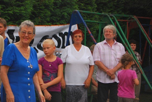 piknik-przy-dziurawej-skale-z-obrazem-w-tle-29205