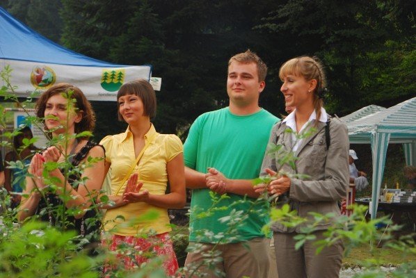 piknik-przy-dziurawej-skale-z-obrazem-w-tle-29205