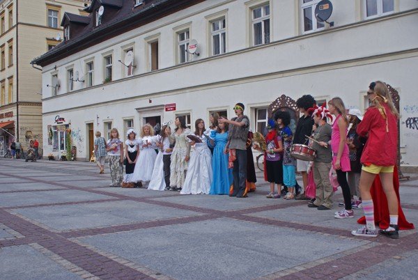 taniec-wojownikow-na-placu-piastowskim-29347