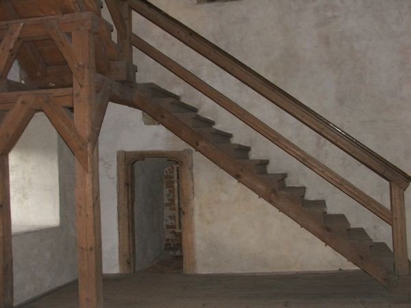 sredniowieczne-potyczki-o-wieze-i-niewiasty-29404