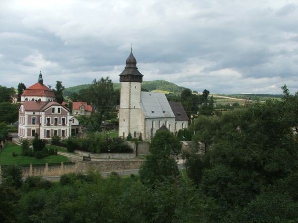 sredniowieczne-potyczki-o-wieze-i-niewiasty-29404