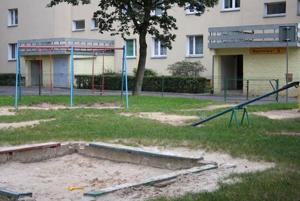 zabobrzanska-posucha-na-place-zabaw-29468