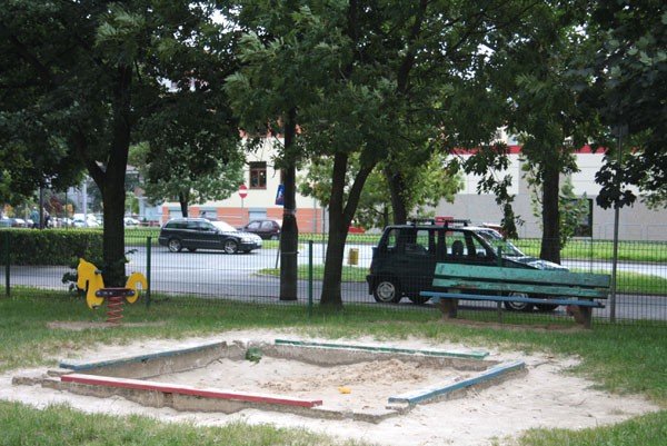 zabobrzanska-posucha-na-place-zabaw-29468