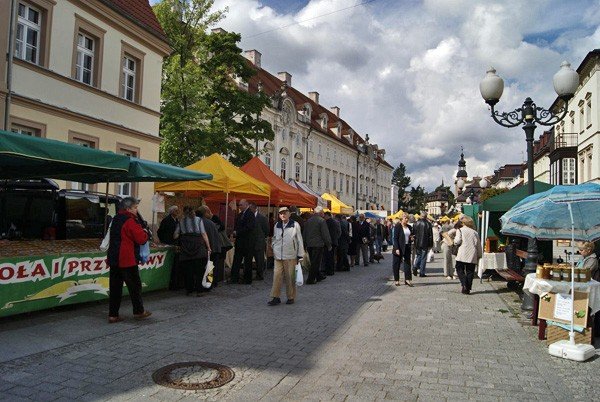plac-piastowski-sodki-jak-miod-29495